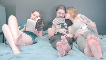 Moja macocha i przyrodnia siostra oglądały hardcore porno film Thumb