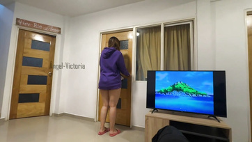 Moja rozpustna przyrodnia siostra ujeżdżała mojego kutasa swoją oleistą dupą po tym, jak nasi rodzice odeszli Thumb